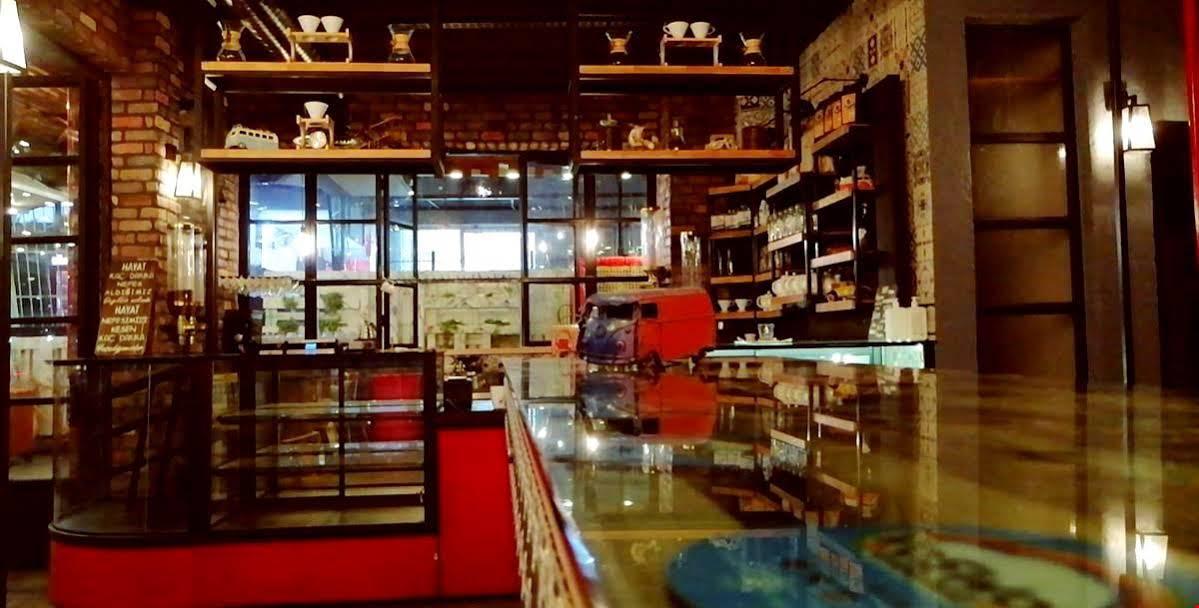 Voswos Garage Coffee Hotel Antalya Eksteriør billede