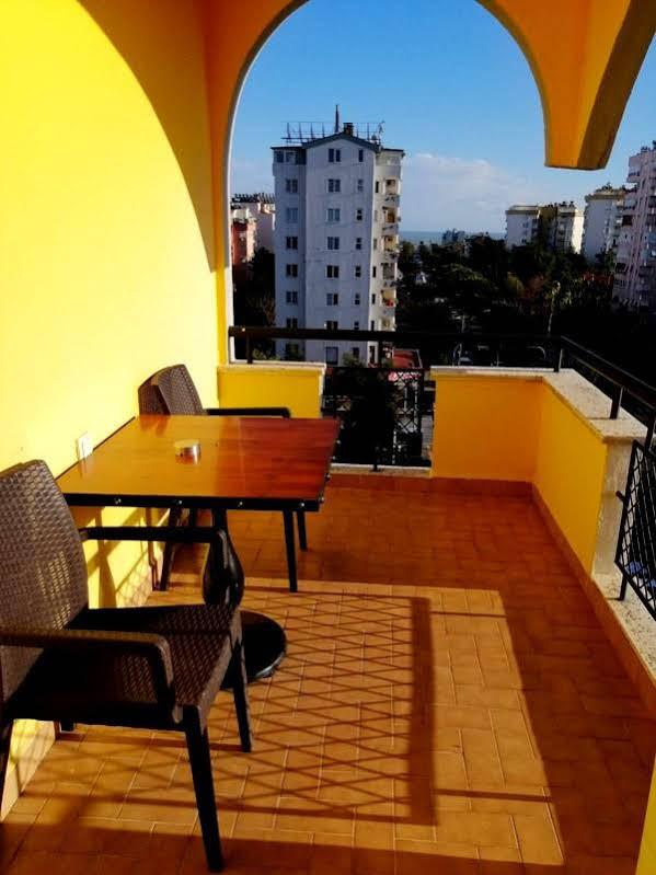Voswos Garage Coffee Hotel Antalya Eksteriør billede