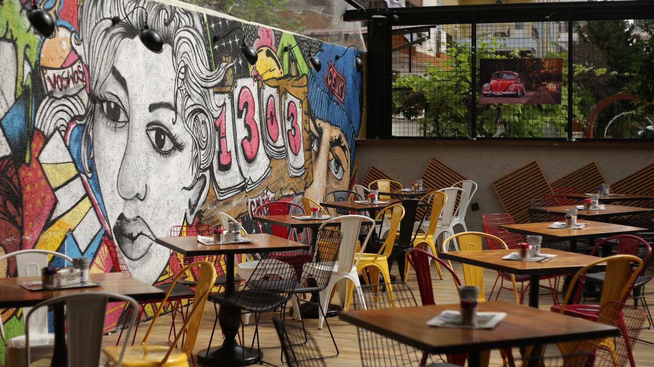 Voswos Garage Coffee Hotel Antalya Eksteriør billede