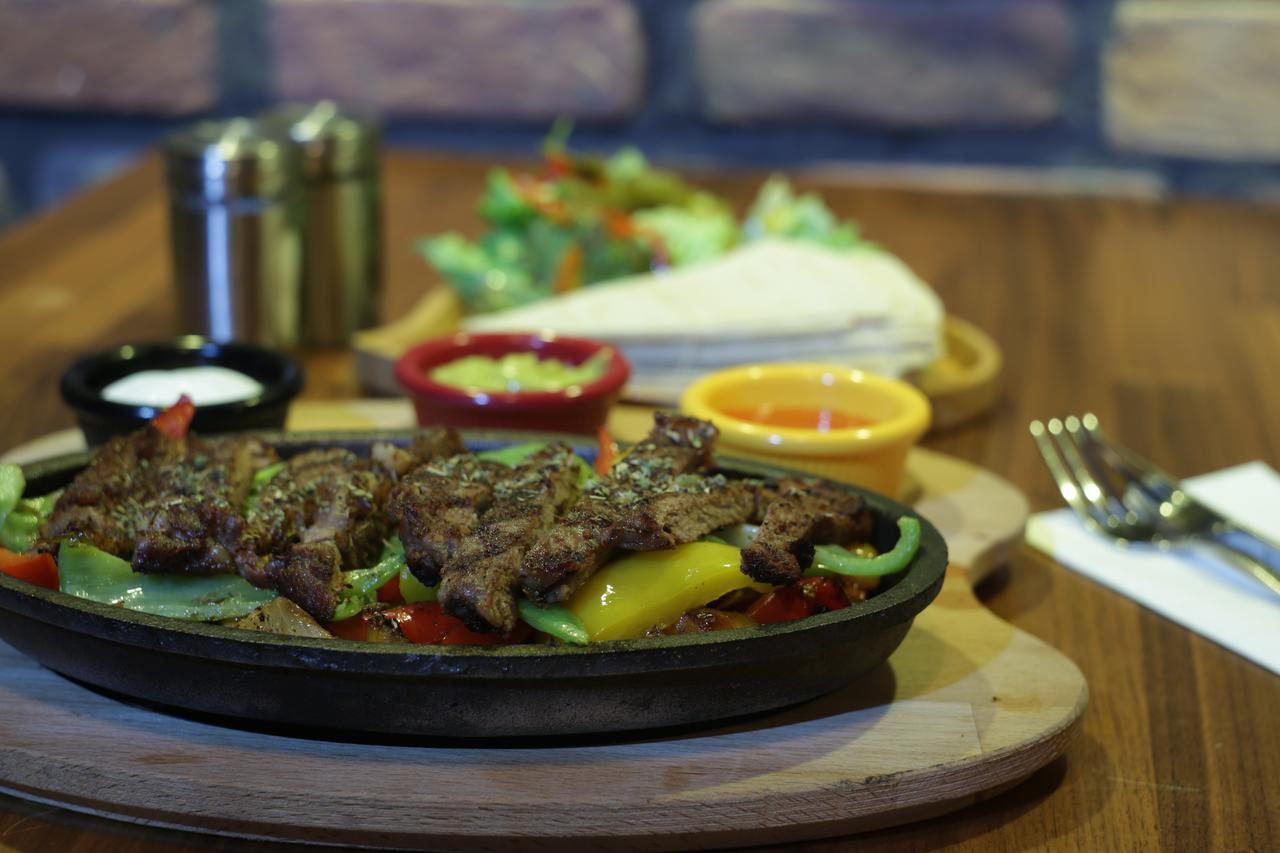 Voswos Garage Coffee Hotel Antalya Eksteriør billede