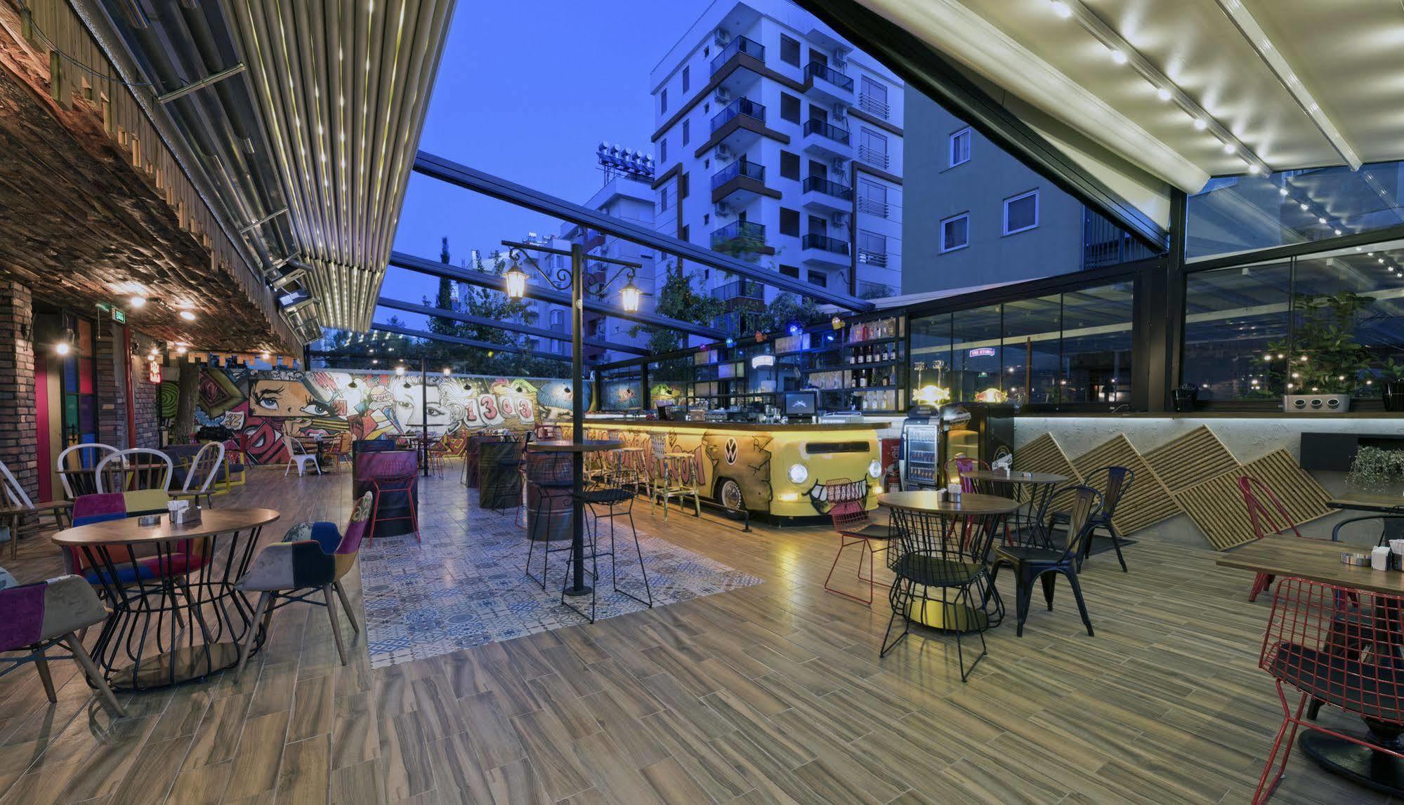 Voswos Garage Coffee Hotel Antalya Eksteriør billede