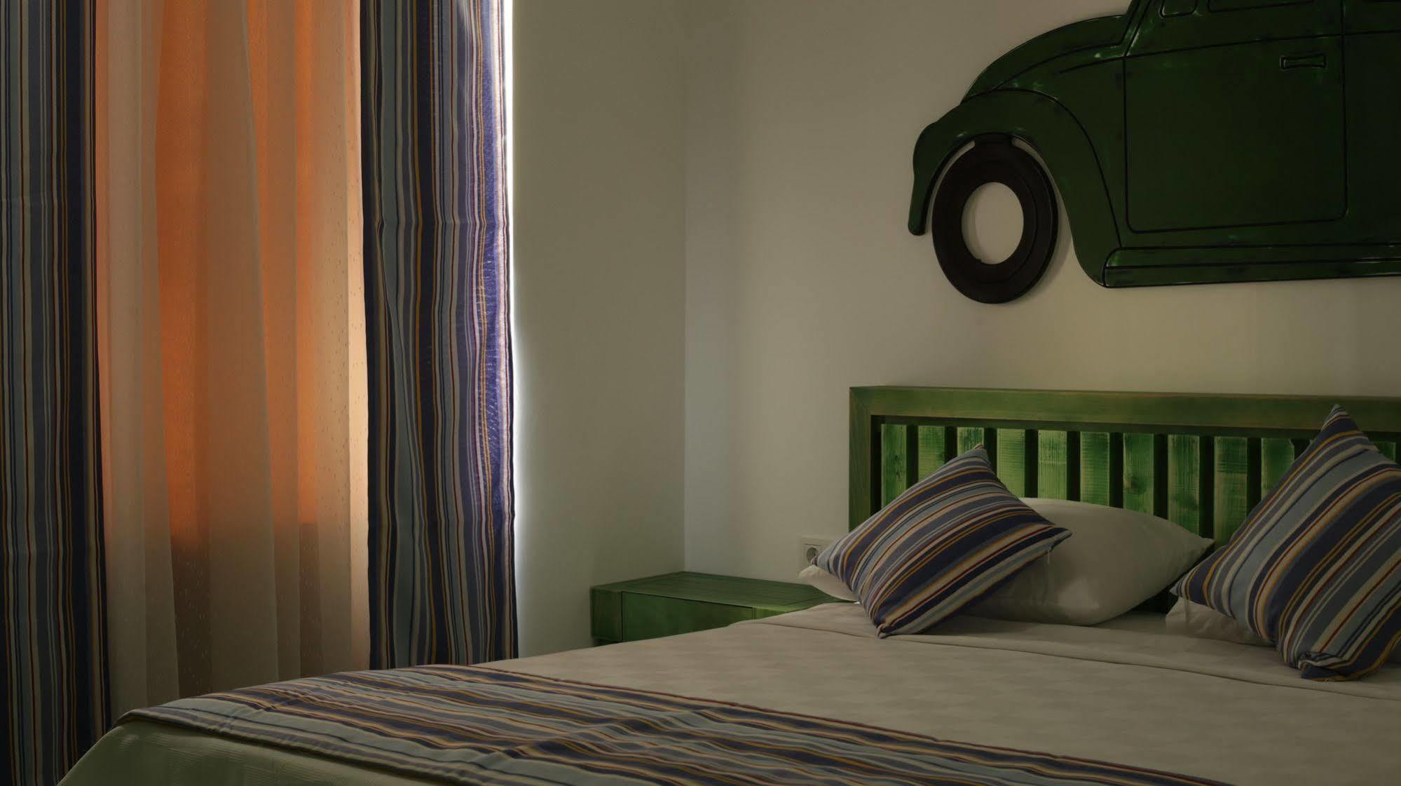 Voswos Garage Coffee Hotel Antalya Eksteriør billede